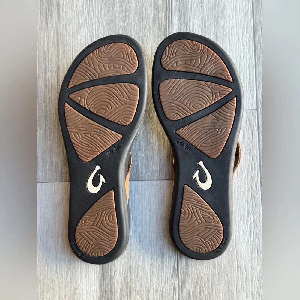 OluKai Ho'opio Leather Sandals Tapa / Golden Sand Women’s Size 9 - Picture 6 of 7